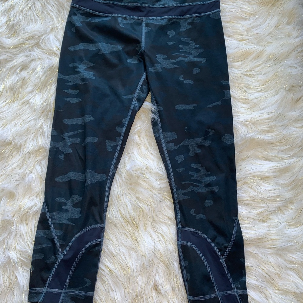 Lululemon athletica crop leggings